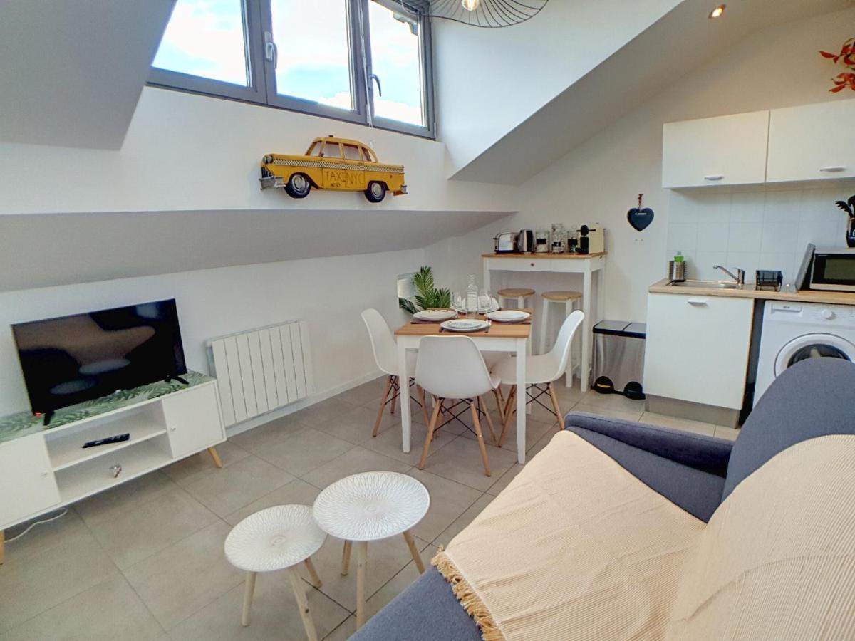 Stop Chez M District # Qualite # Confort # Simplicite Villeurbanne Exterior photo